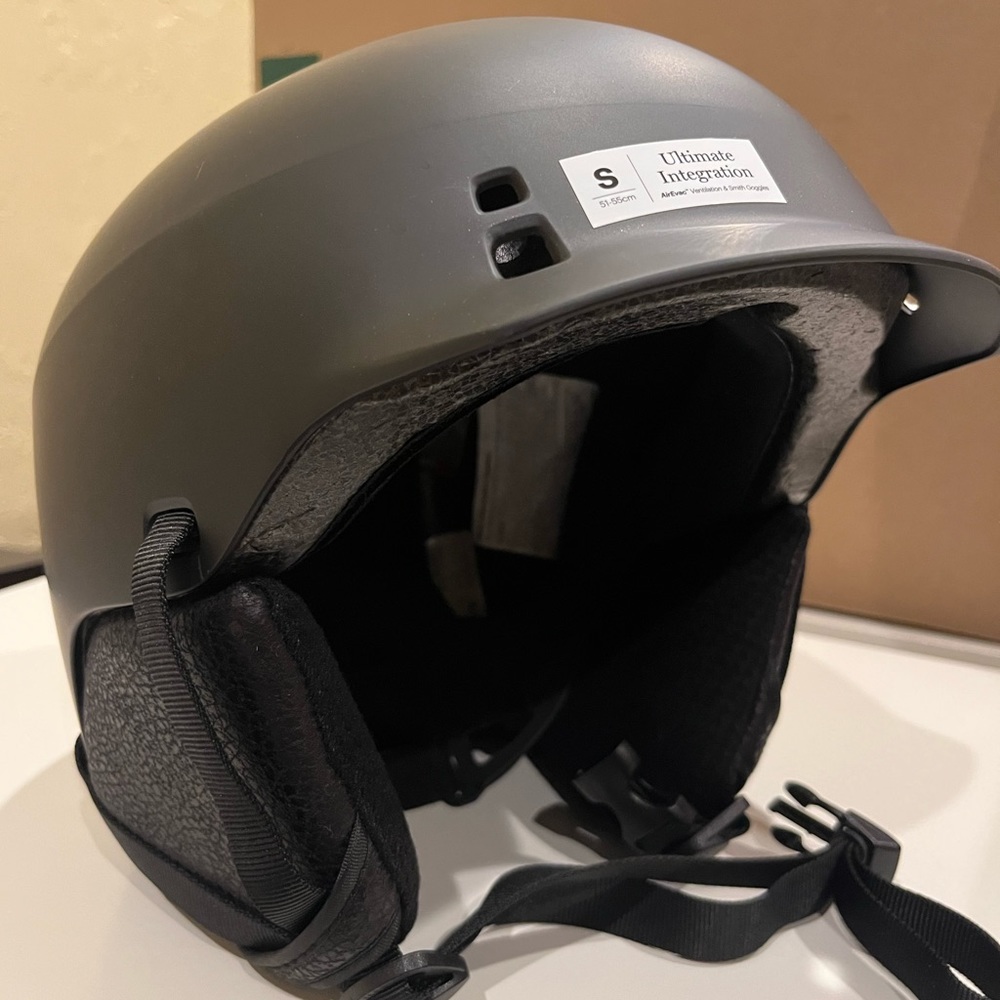 Smith ski / snowboard helmet